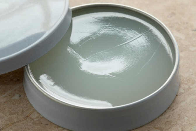 Vaseline untuk bulu mata