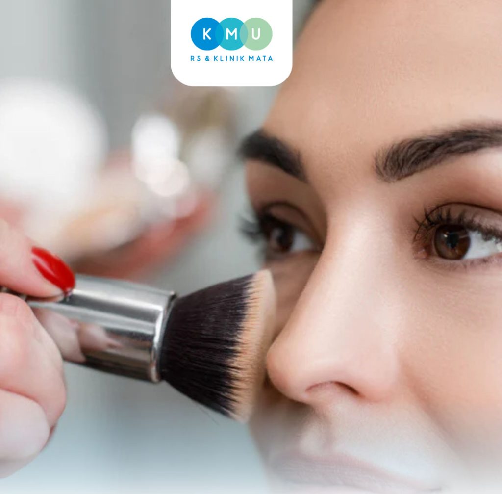 Infeksi mata karena makeup