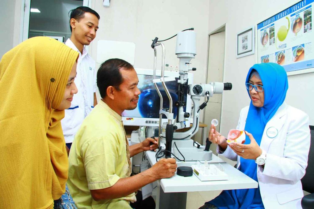 Operasi katarak Brebes